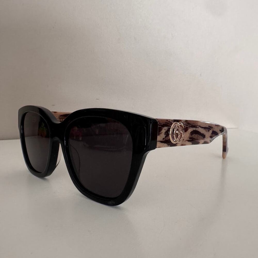 Gucci GG1550SK Sunglasses Black Leopard Print Logo Sides